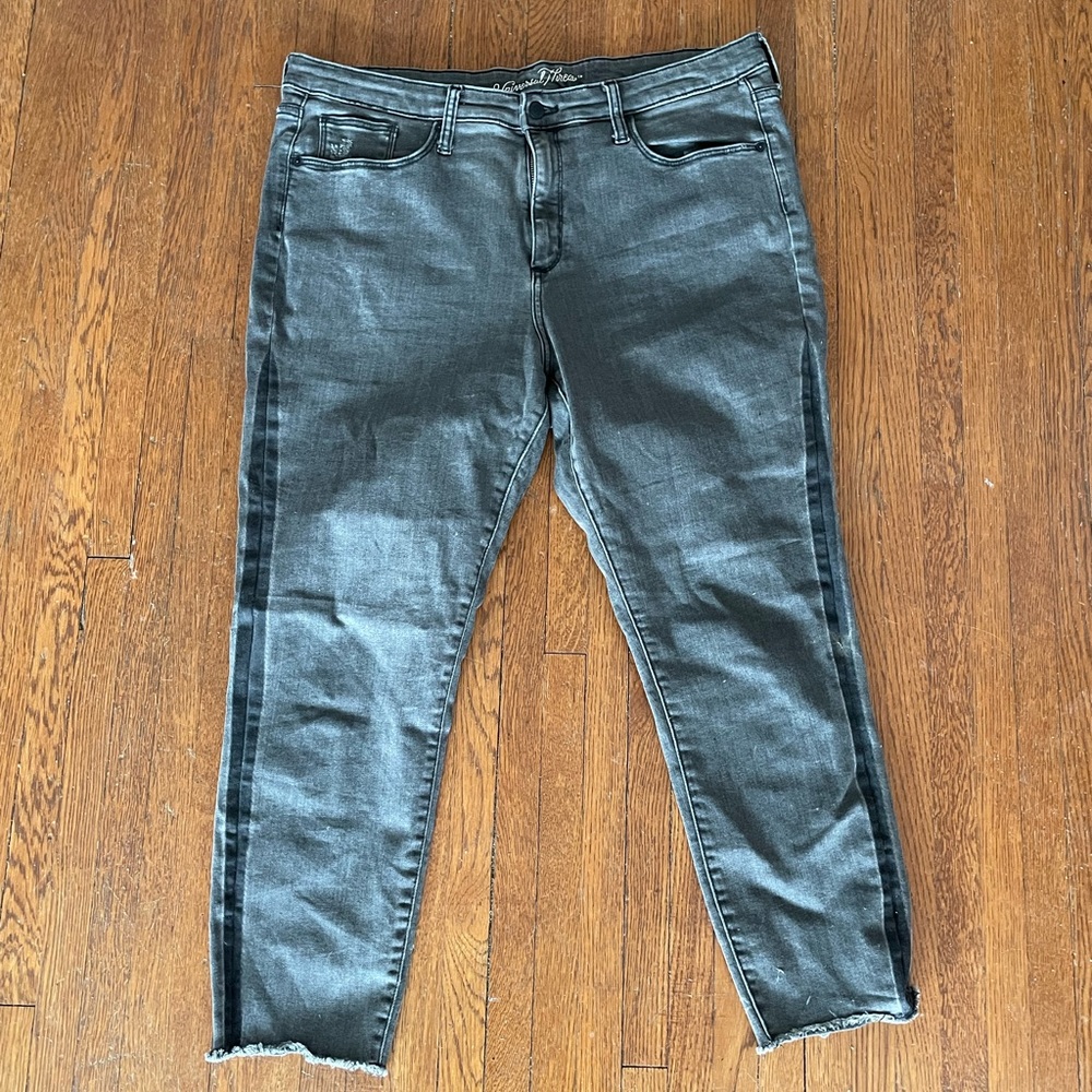 PLUS SIZE Universal Thread Jeans 18/32R